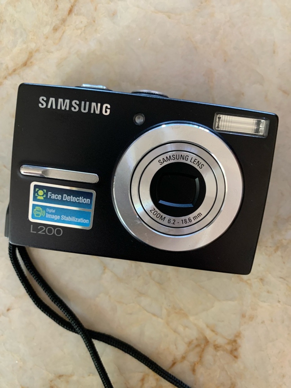 Samsung L200 10.2 MP - Tested - Compact Digital Camera with Battery and Charger - Picture 3 of 10